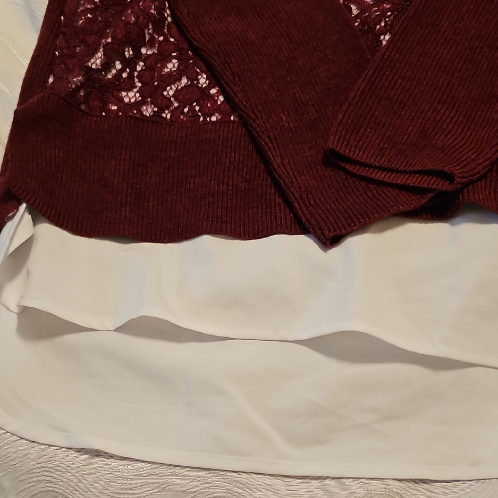 Simply Vera Vera Wang Maroon Lace Overlay Sweater Womans Medium - Picture 4 of 13